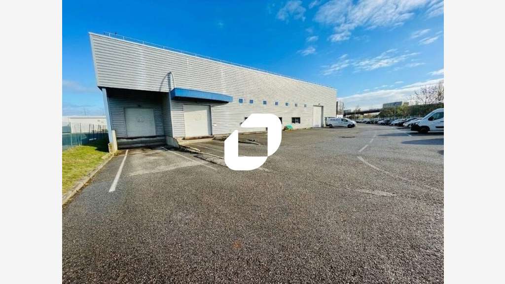 A louer Local d'activité 2337m² Mions
