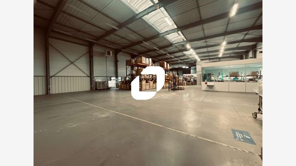 A louer Local d'activité 2337m² Mions