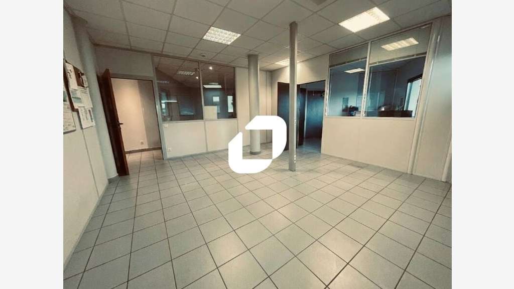 A louer Local d'activité 2337m² Mions