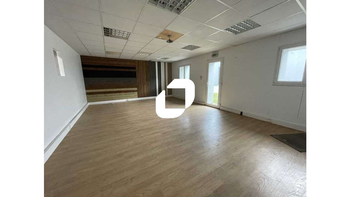 A louer Local d'activité 1100m² Mios