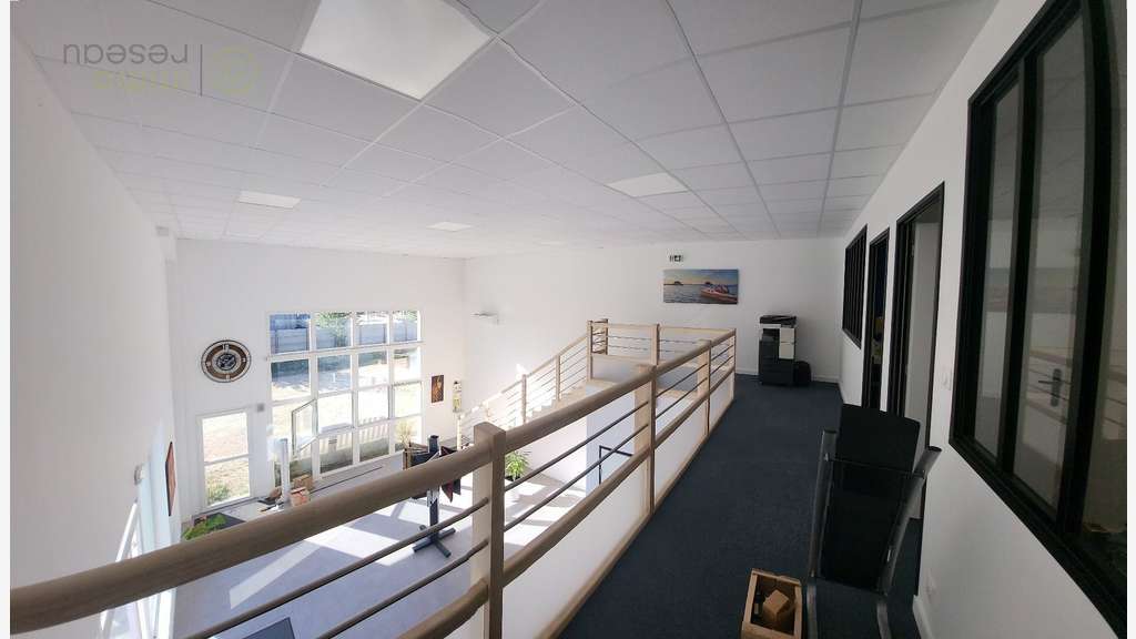 A louer boutique lumineuse de 115m² à Mios 