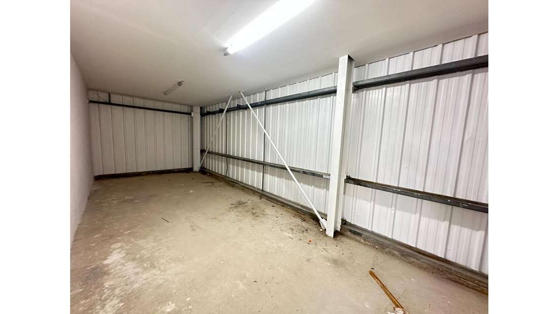 A louer box de stockage en ZI à Miramas