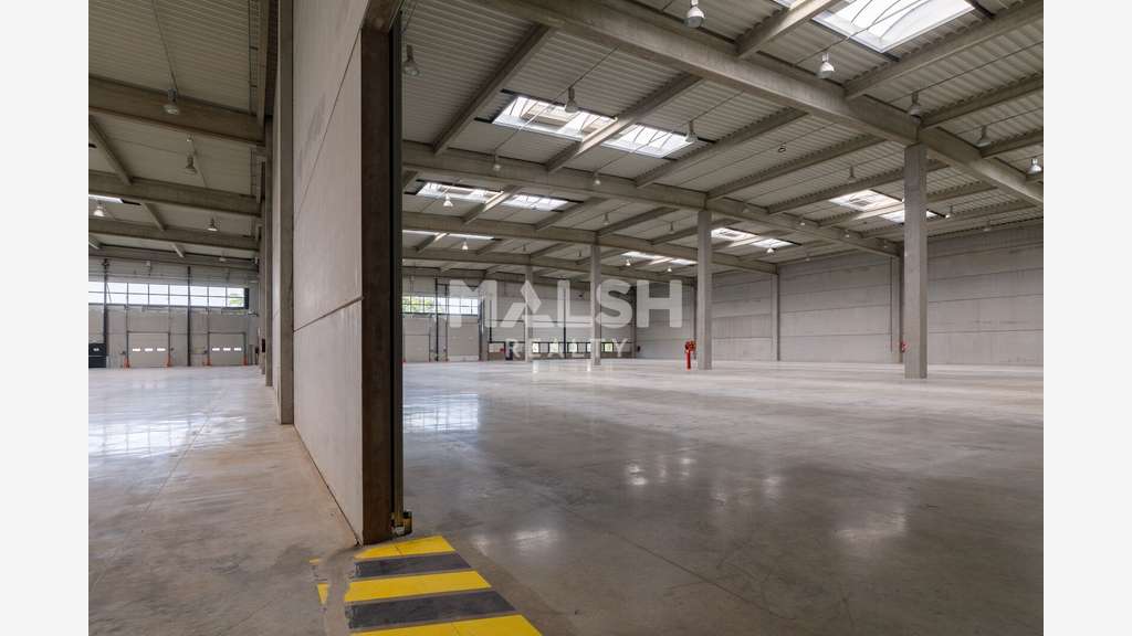 Local d'Activités à MIRIBEL - A LOUER - 9623 m²