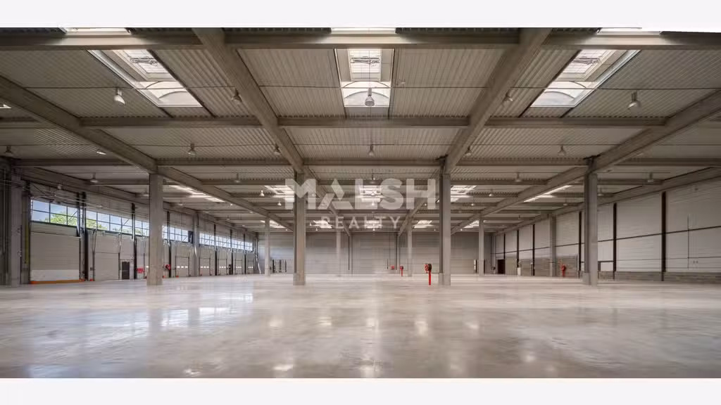 Local d'Activités à MIRIBEL - A LOUER - 9623 m²