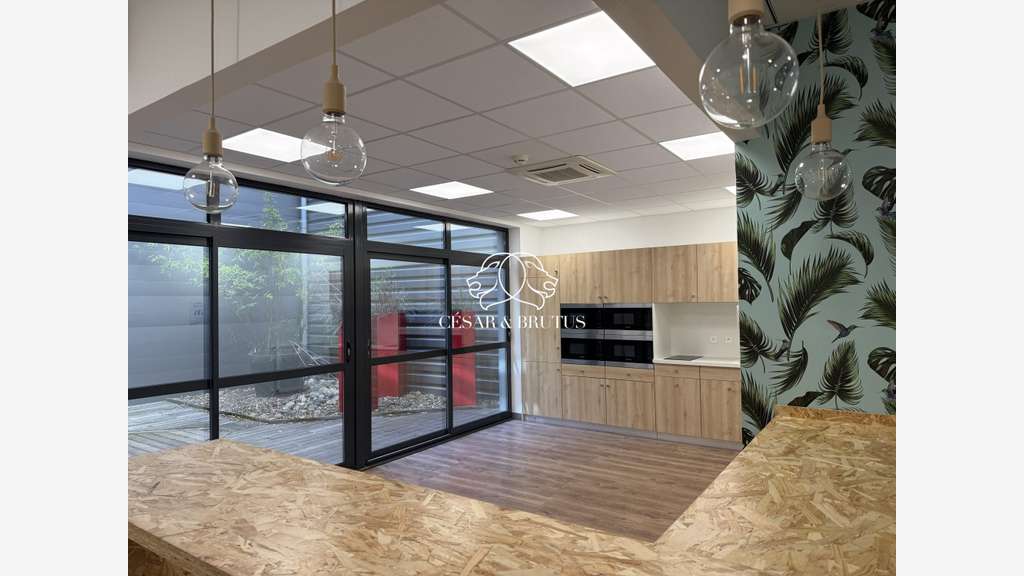 A louer ensemble immo de 9623m² dans le Grand Lyon