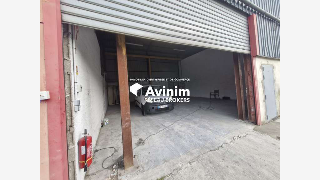 A louer local de stockage 100m² à Mitry-Mory