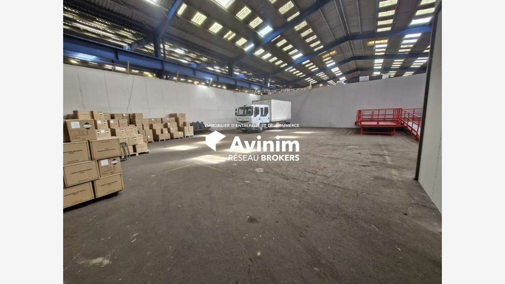 Location cellule 450m² à Mitry-Mory proche A1