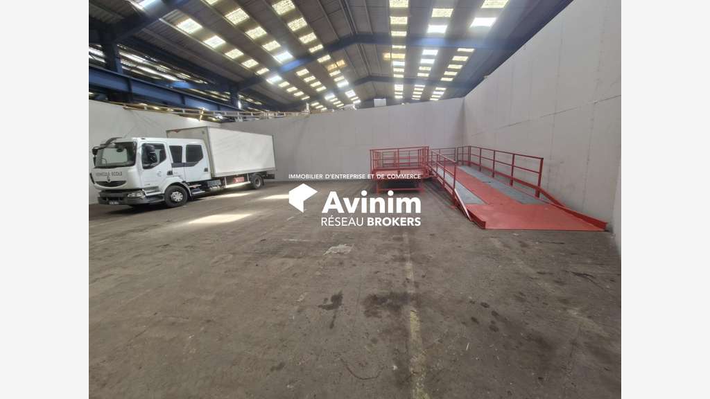 Location cellule 450m² à Mitry-Mory proche A1