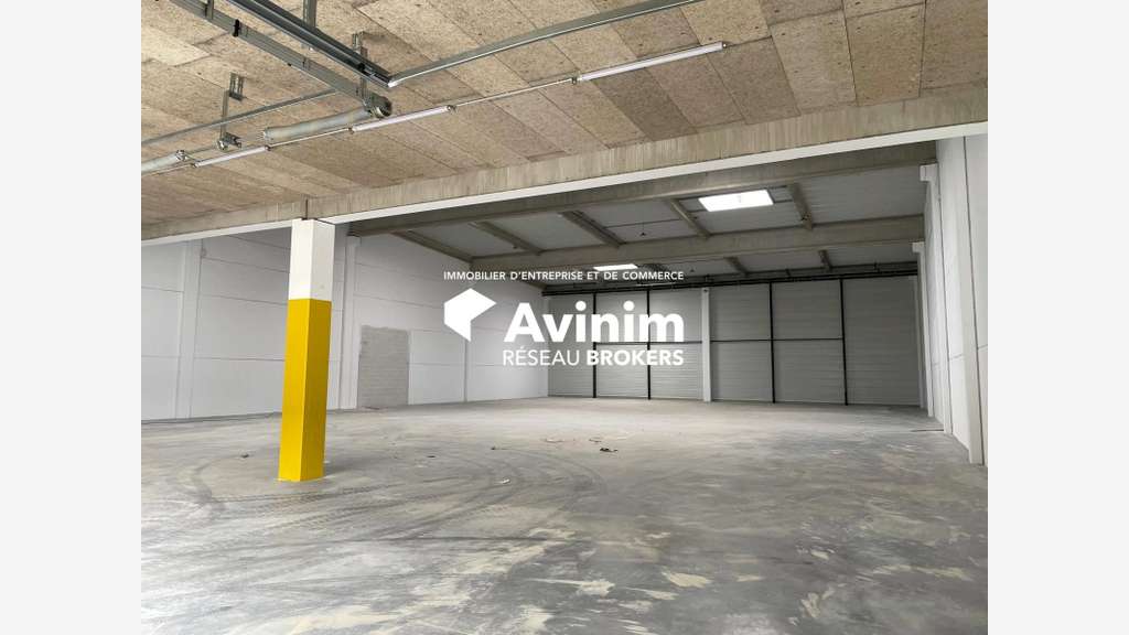 A louer locaux 1518m² et 1535m² ZI Mitry-Compans