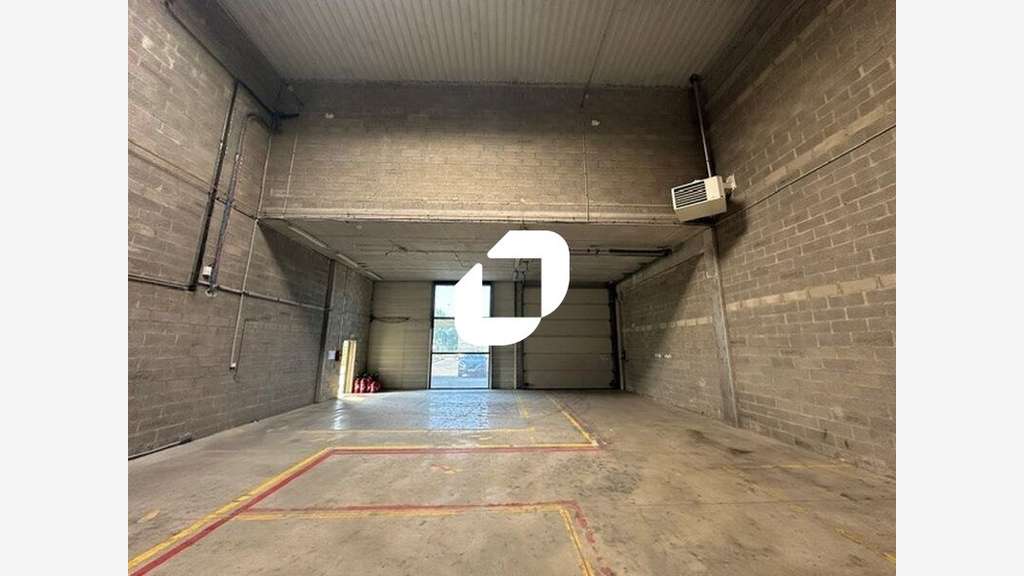 A louer Local d'activité 679m² Mitry mory