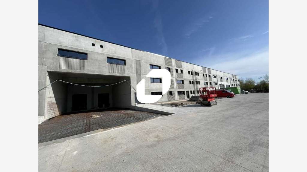 A louer Local d'activité 1300m² Moissy cramayel