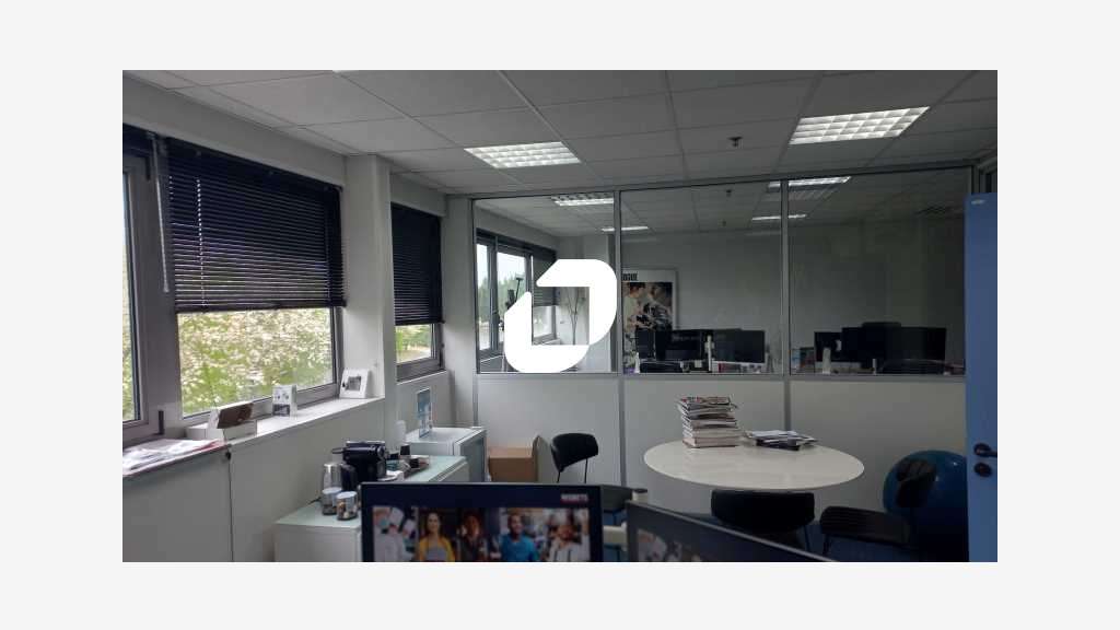 A louer Local d'activité 10997m² Moissy cramayel