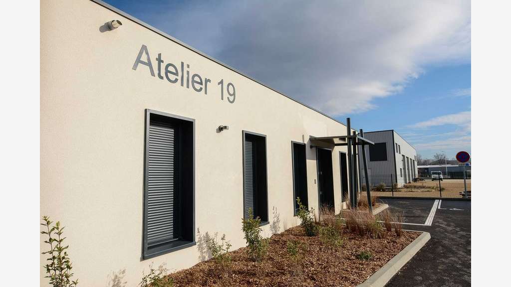 À louer locaux d'activités 110 à 160m² à Mondragon