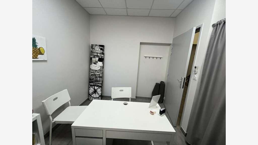A louer local pro idéal libéraux 37m² à Monfavet