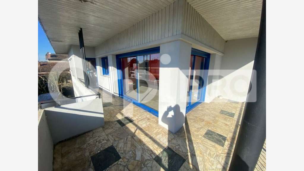 Local 30m² R+1 à louer avec parking à Montauban