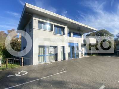 Local 30m² R+1 à louer avec parking à Montauban