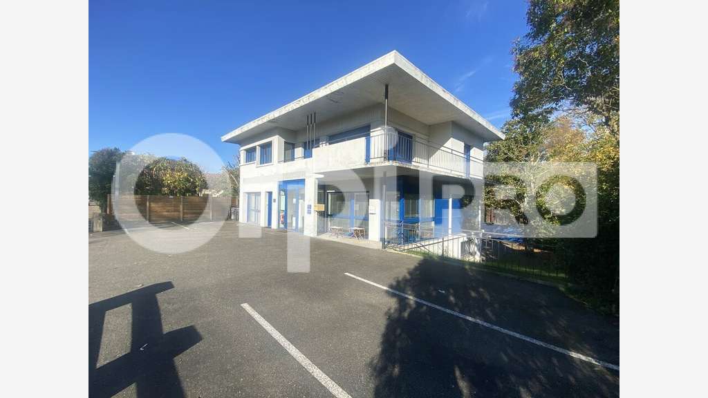 Local 30m² R+1 à louer avec parking à Montauban