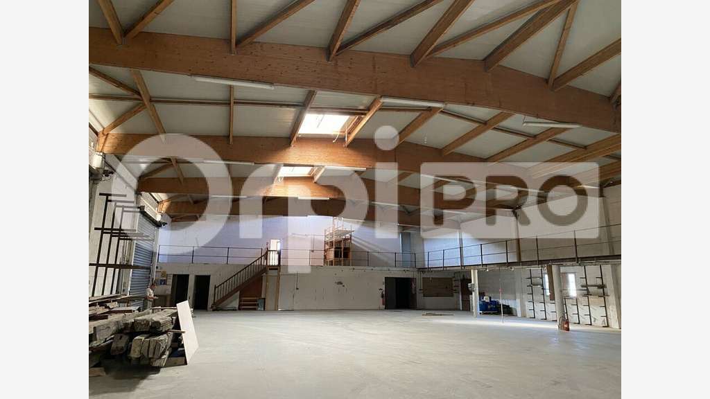 A louer local d'activité de 770m² à Montauban Nord