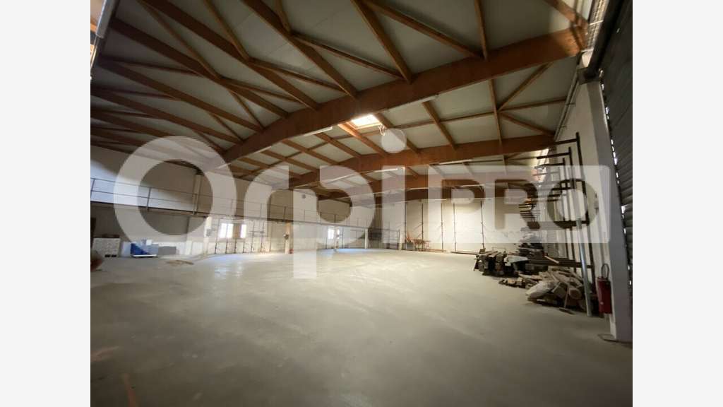 A louer local d'activité de 770m² à Montauban Nord