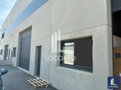 Location Locaux d'activités - Entrepôts à Montauroux