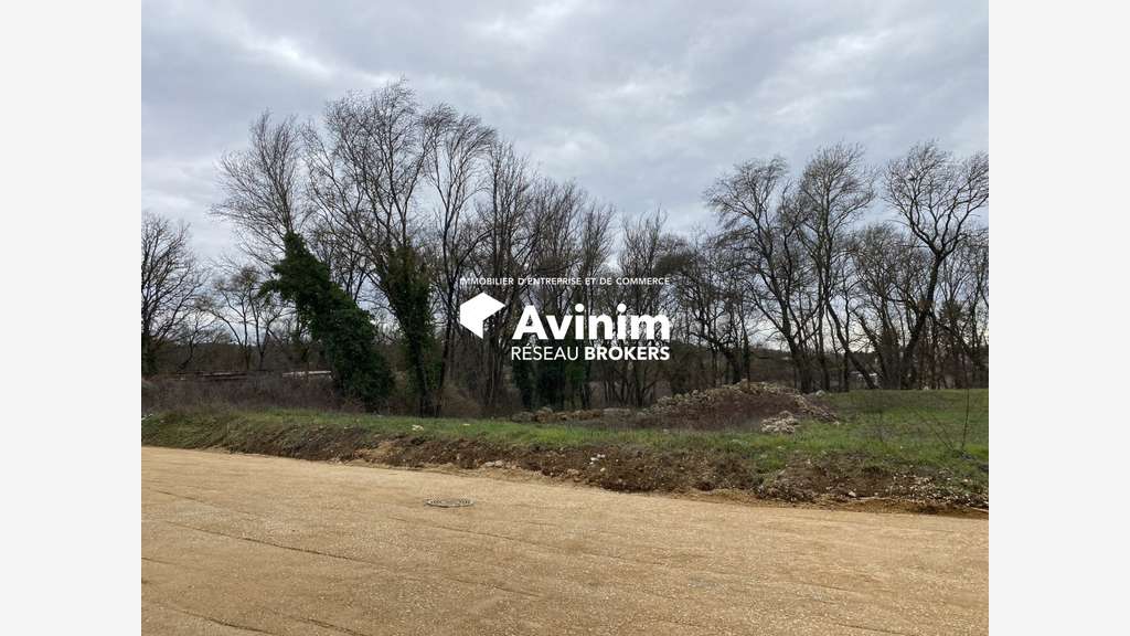 Local industriel neuf de 211m² à Montauroux
