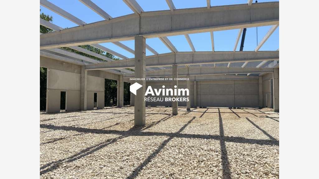 Bâtiment neuf 2047m² sur terrain 2700m² Montauroux