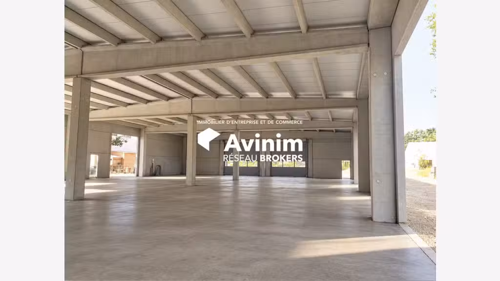 A louer Batiment neuf de 954m² en za à Montauroux