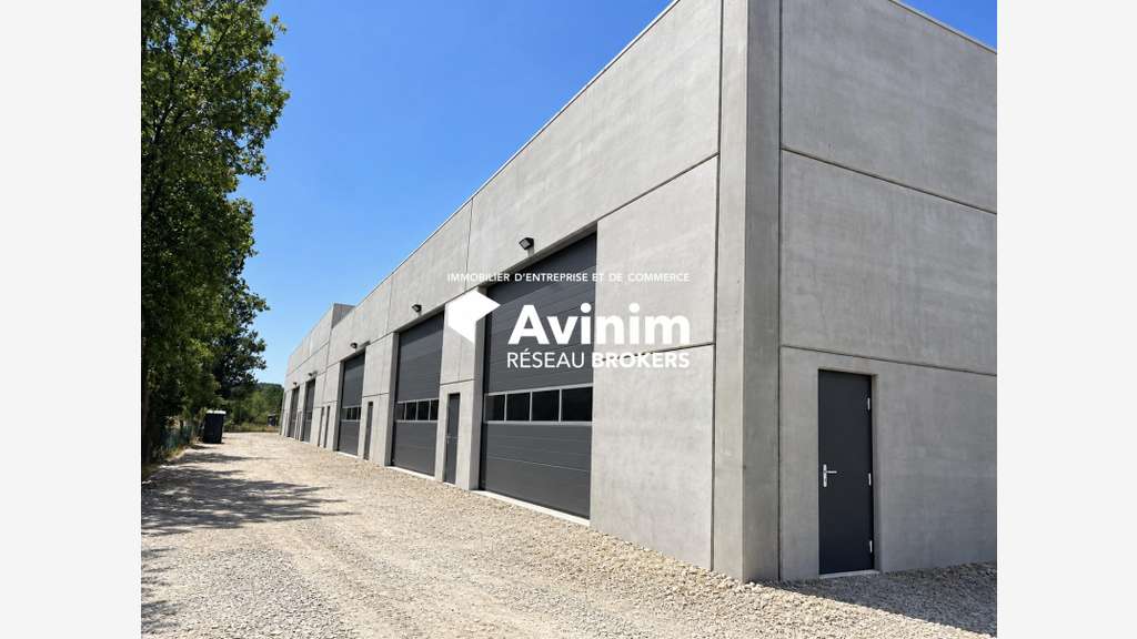 A louer Batiment neuf de 954m² en za à Montauroux