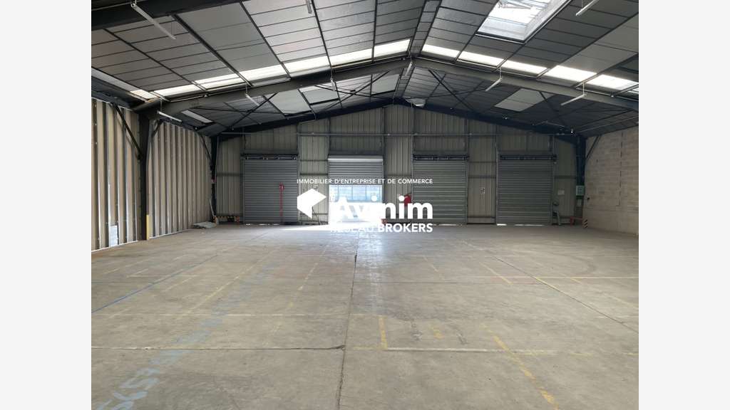 A louer entrepôt stockage 1865m² à Montbéliard