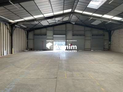 A louer entrepôt stockage 1865m² à Montbéliard