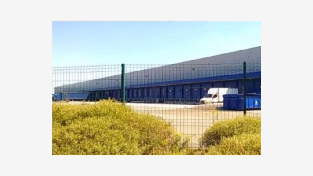 Achat ou location d'un entrepôt de 8 899 m² à Mo