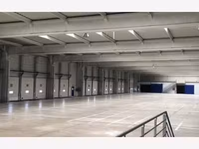 Achat ou location d'un entrepôt de 8 899 m² à Mo