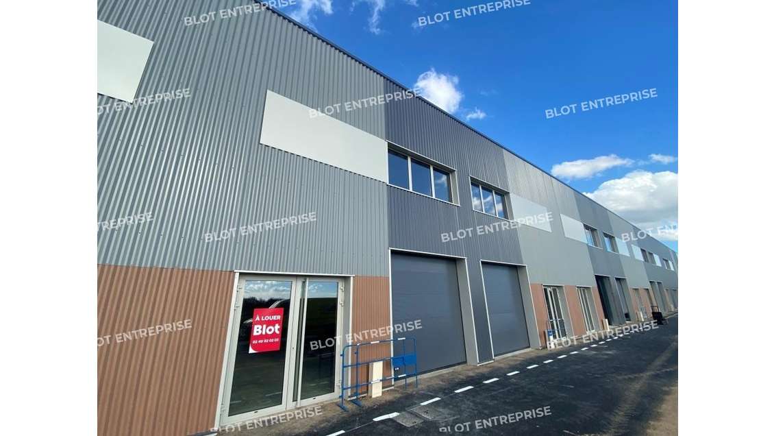 À LOUER - LOCAUX D'ACTIVITÉS - 234 M² - MONTBERT