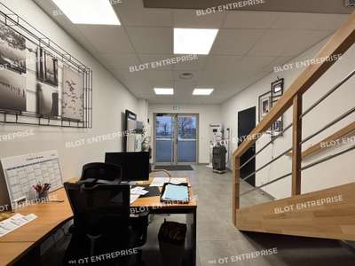 A louer locaux d'activités 234m² Montbert RD137