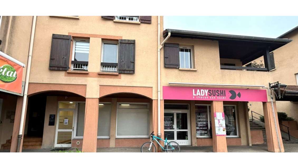 Location local commercial 98m² à Montbonnot