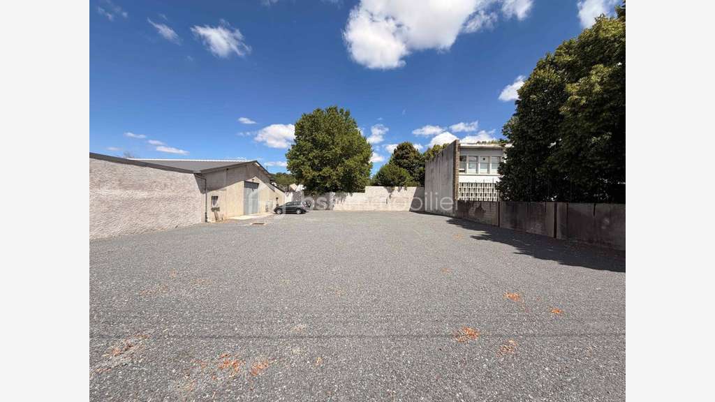 Vente local artisanal & showroom de 450m² dept 71