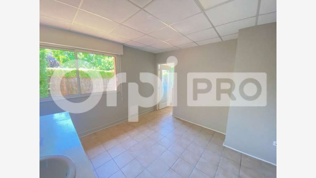 A louer local professionnel 43m² centre Montech