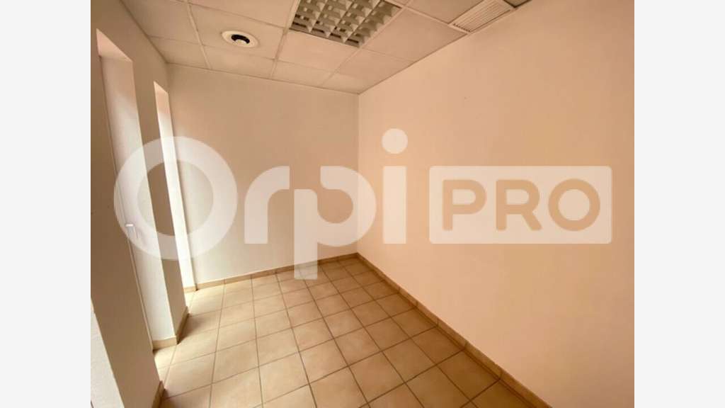 A louer local professionnel 30m² centre Montech