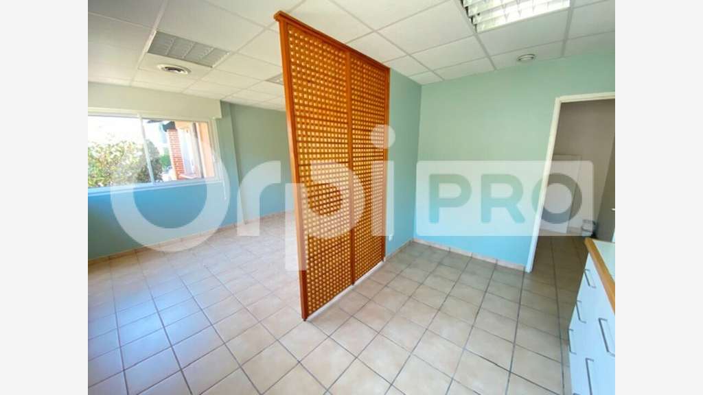 A louer local professionnel 30m² centre Montech