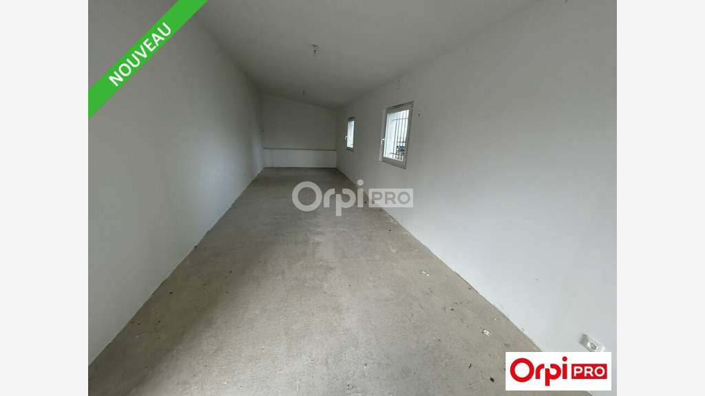 Local d'activité de 240m² à louer à Montélier