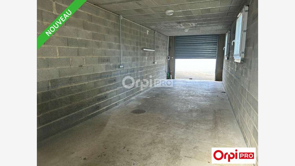 Local d'activité de 240m² à louer à Montélier