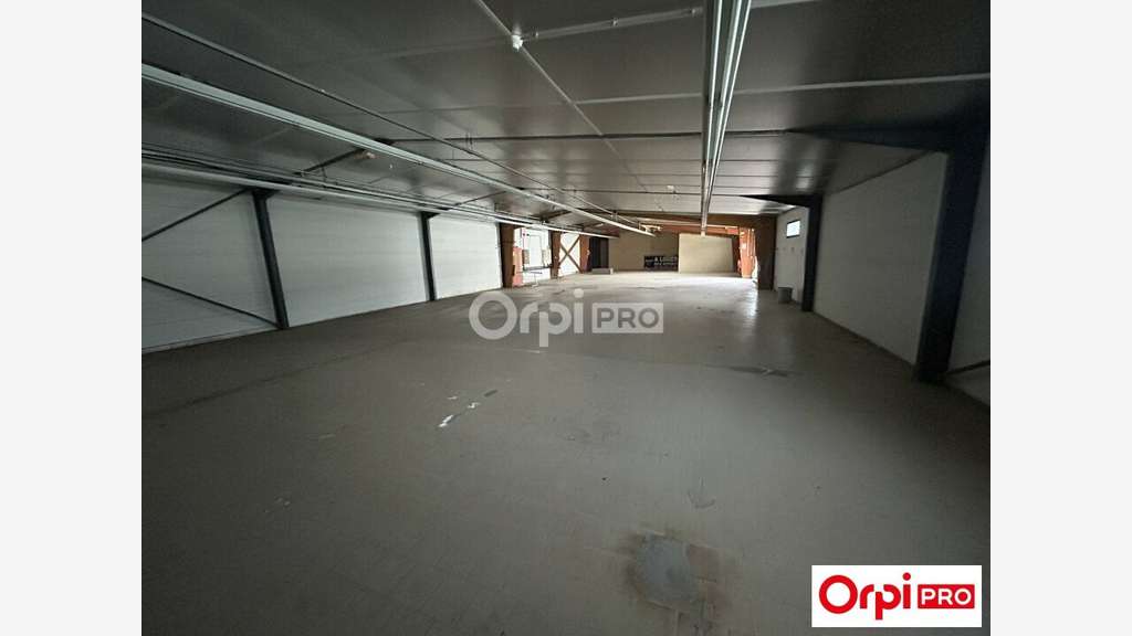 Local d'activité de 240m² à louer à Montélier