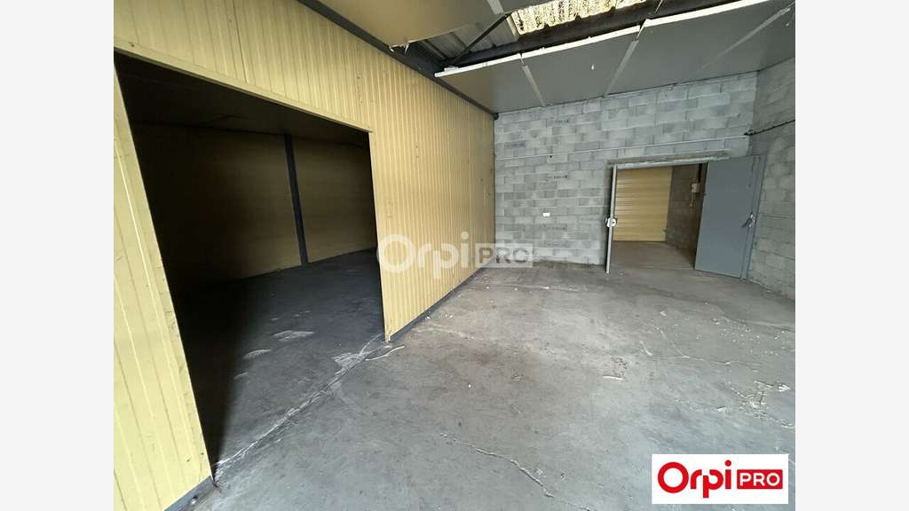 Local d'activité de 240m² à louer à Montélier