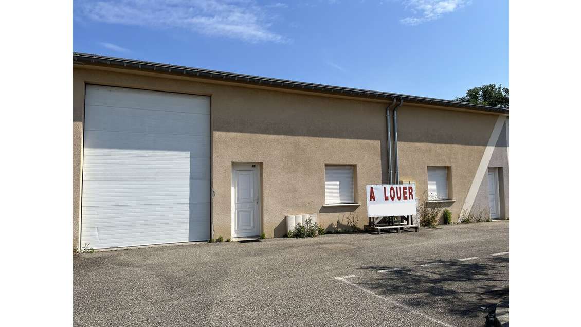 A louer local avec bureau 180m² ZAC Montélimar 