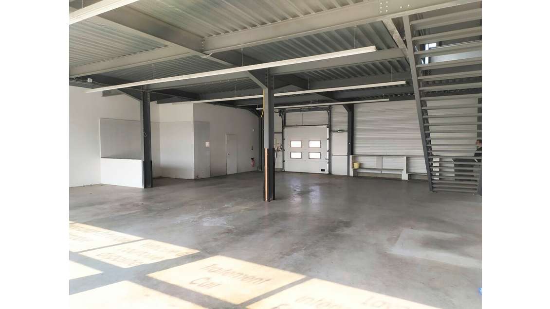 Local d'activités et bureaux 400m² Montélimar