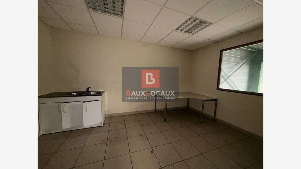 Local d'activité de 500m² à louer à Montélimar
