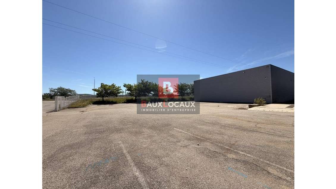 Local d'activité de 500m² à louer à Montélimar