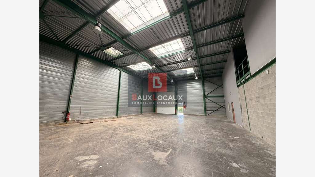 Local d'activité de 500m² à louer à Montélimar