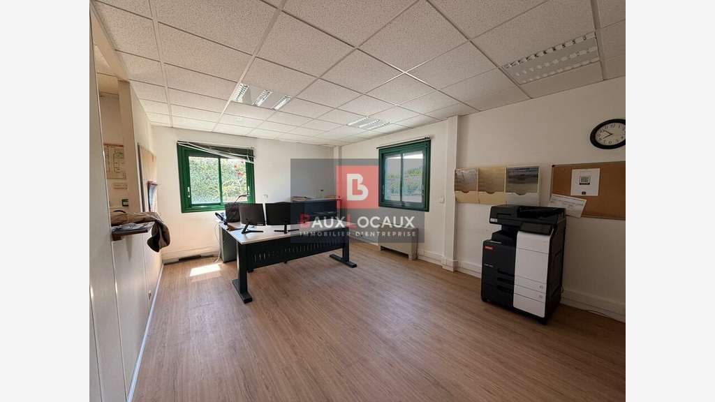 Local d'activité bureaux de 980m² à louer Monteux
