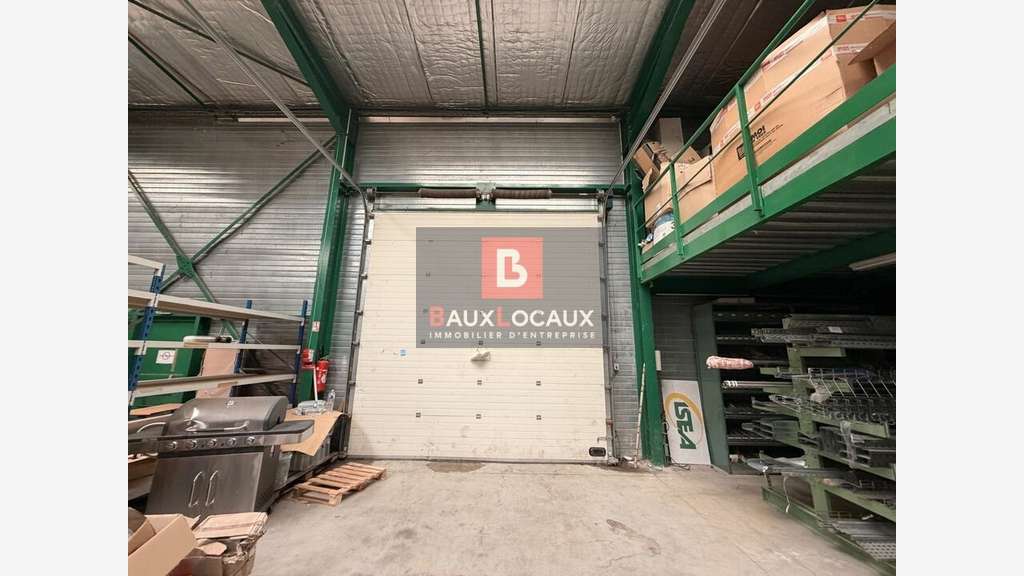 Local d'activité bureaux de 980m² à louer Monteux